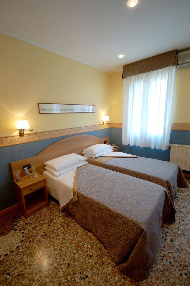 Hotel Antica Graziella Venice - Atika & Atif 2*